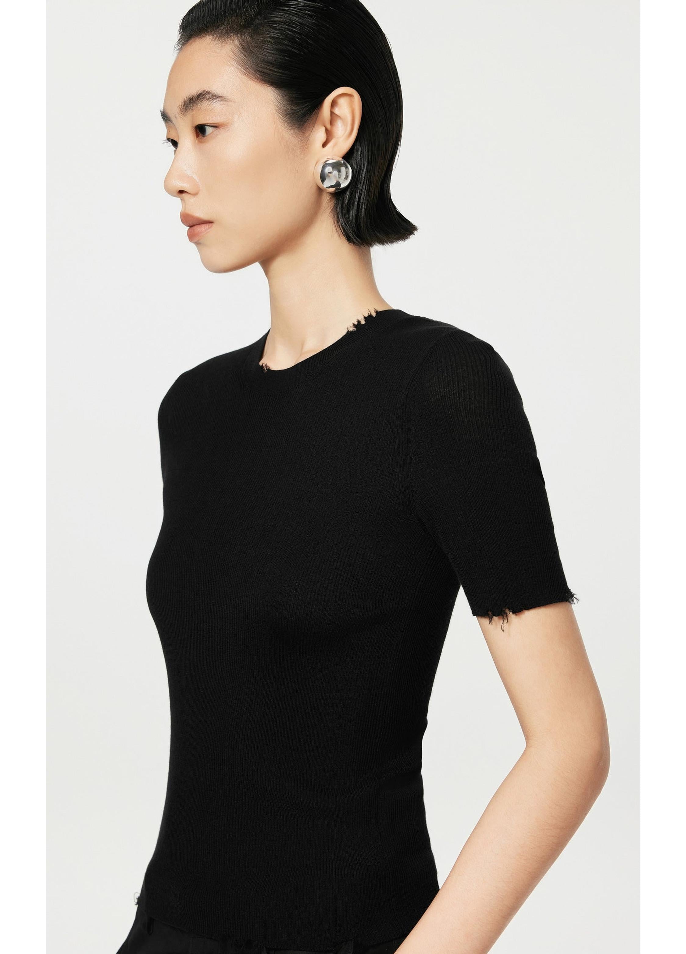 Figurformendes Woll-Strickpullover