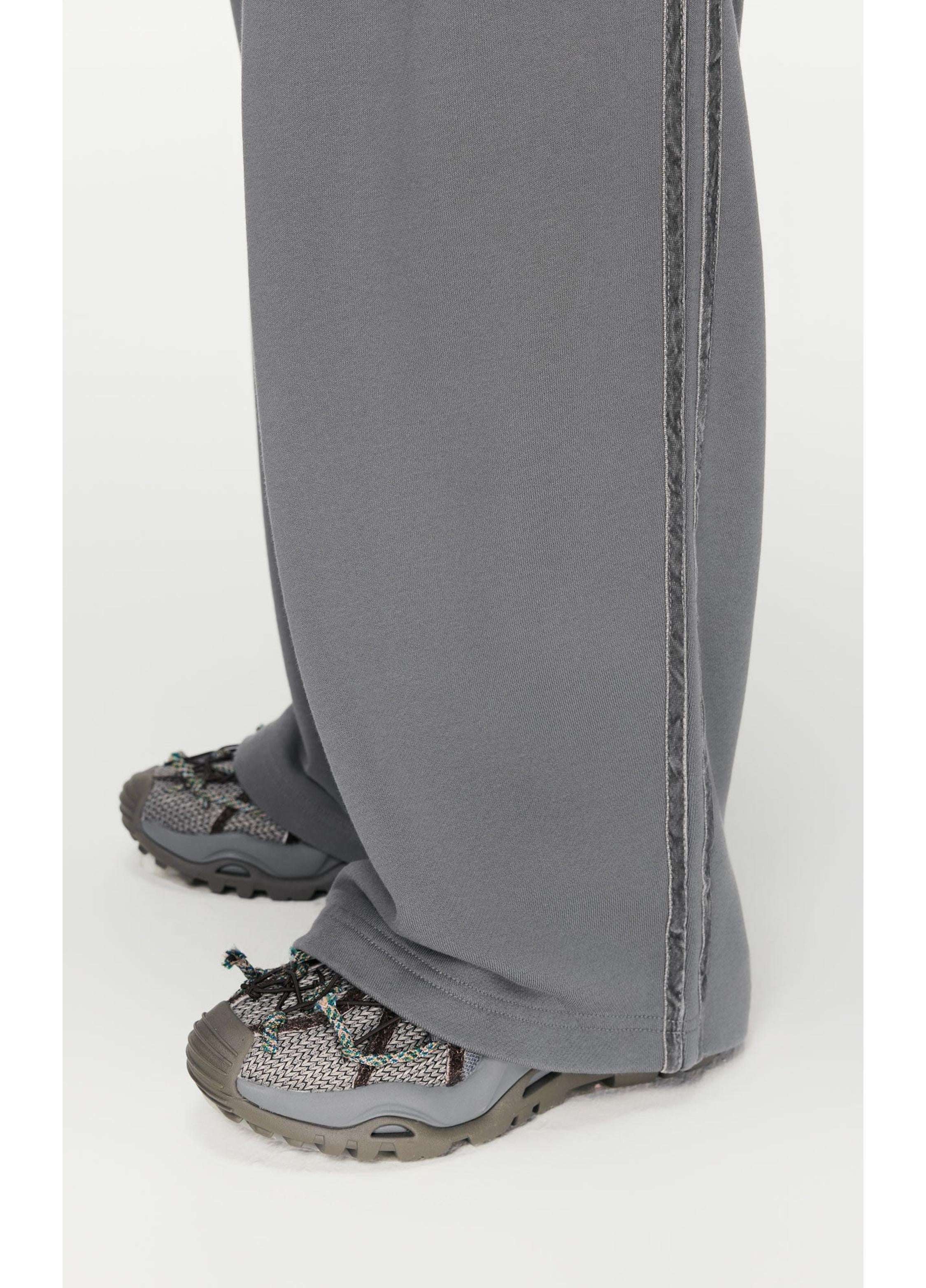 Weit geschnittene, überlange Hose