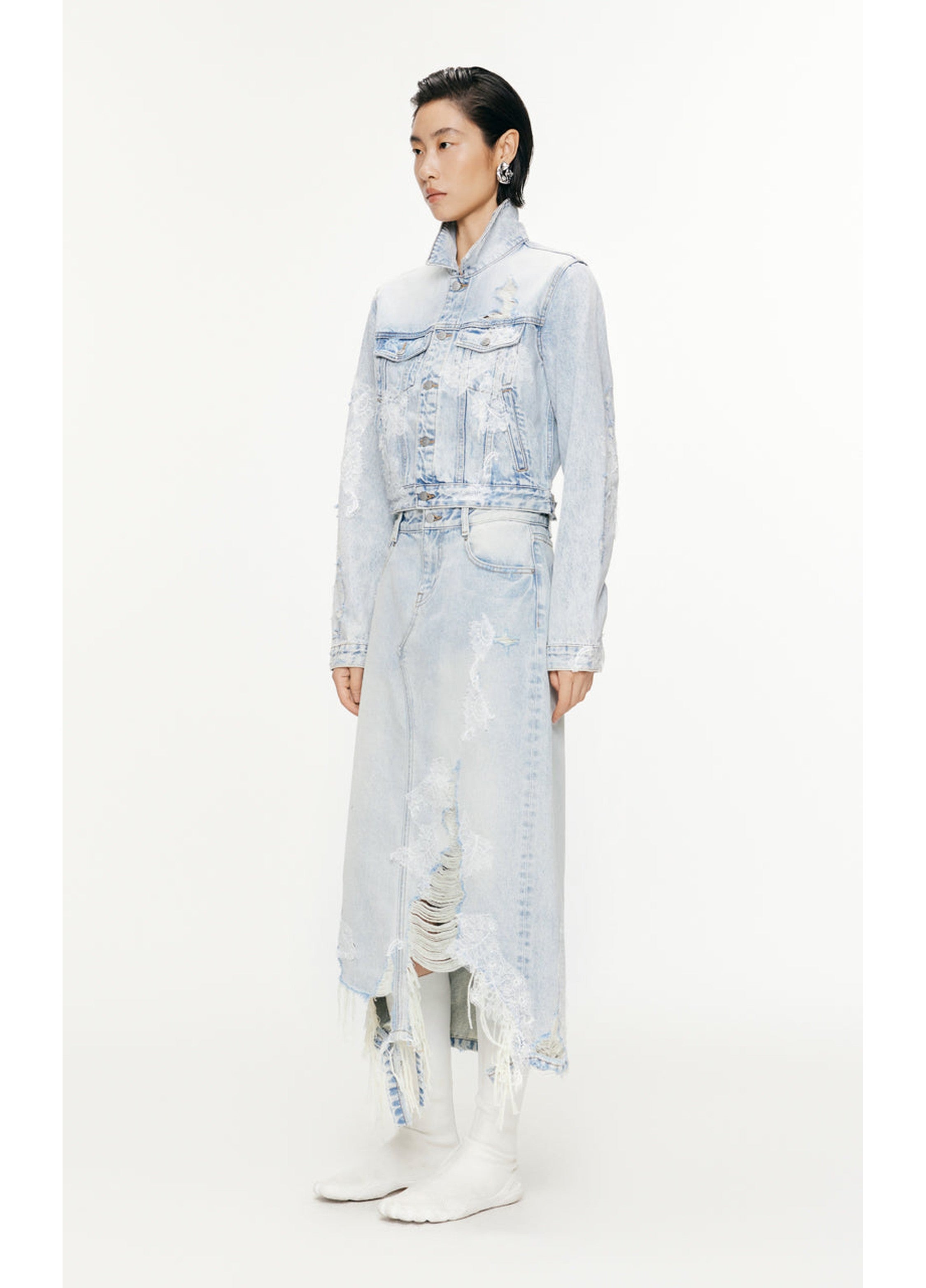 Jeansjacke mit Spitzenpatchwork