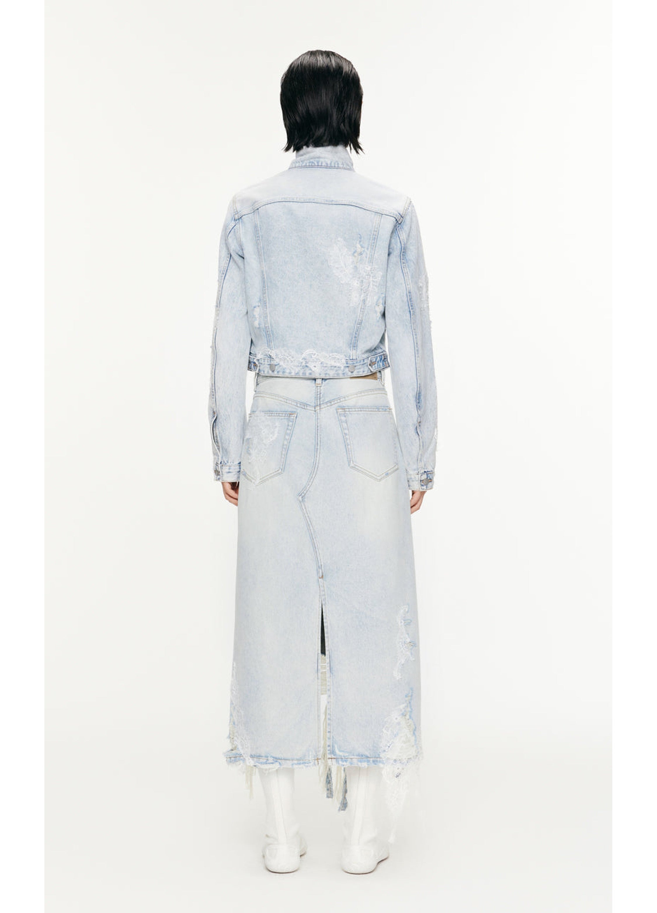 Jeansjacke mit Spitzenpatchwork