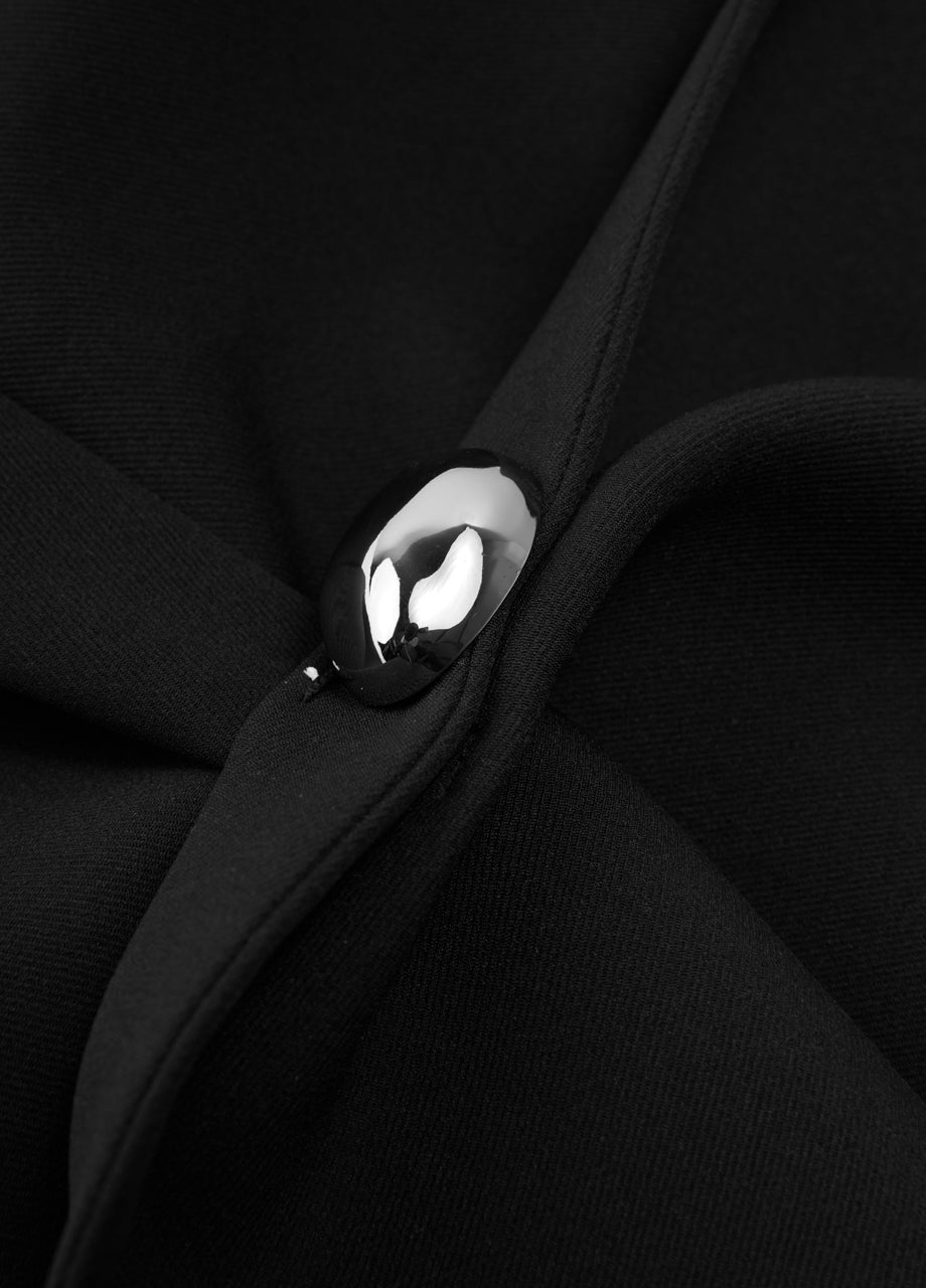 Modischer kurzer schwarzer Taillenrock